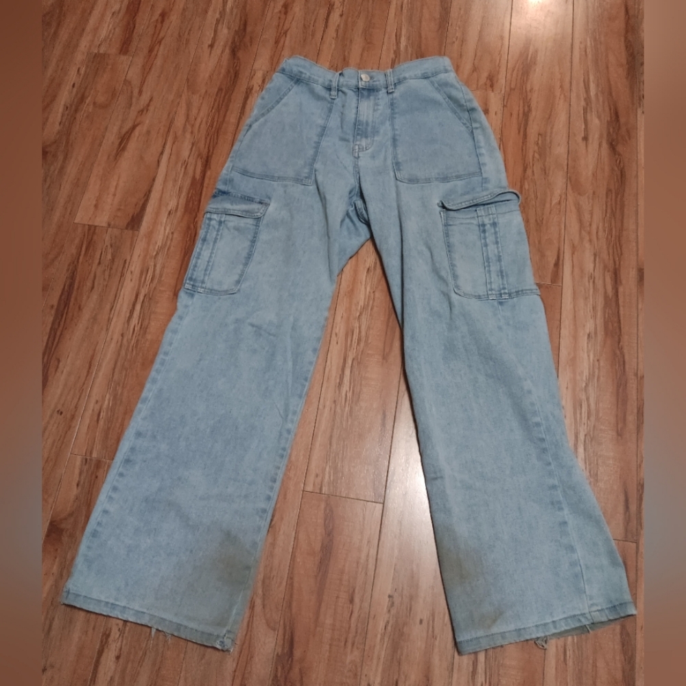 Light wash baggy jeans